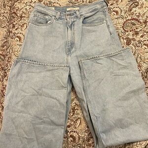 Levi’s high waisted wide loose leg size 28